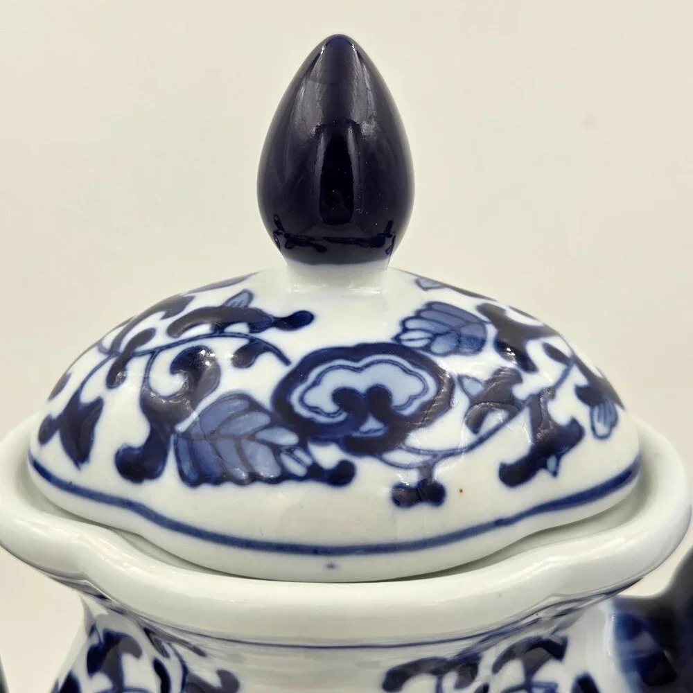 Bombay Asian Garden Teapot Fitted Lid Ceramic Cobalt Blue and White Floral - Picture 8 of 10